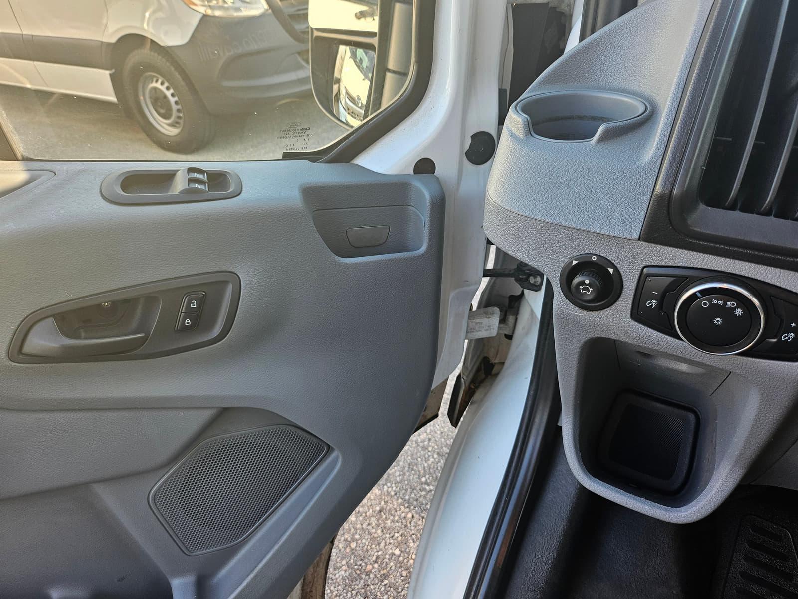 Ford Transit 2016 - Image 17