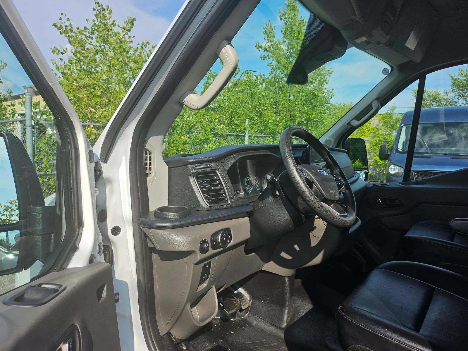 Ford Transit Cargo Van 2024 - Image 10