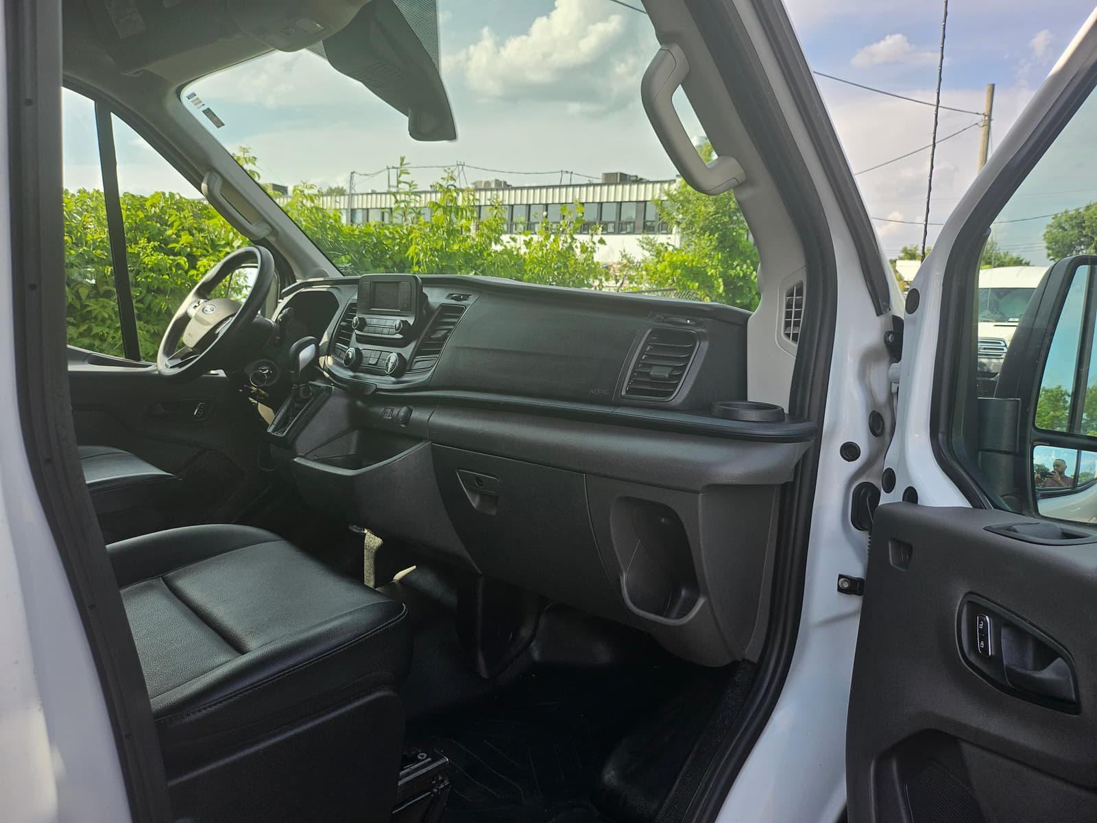 Ford Transit Cargo Van 2024 - Image 11