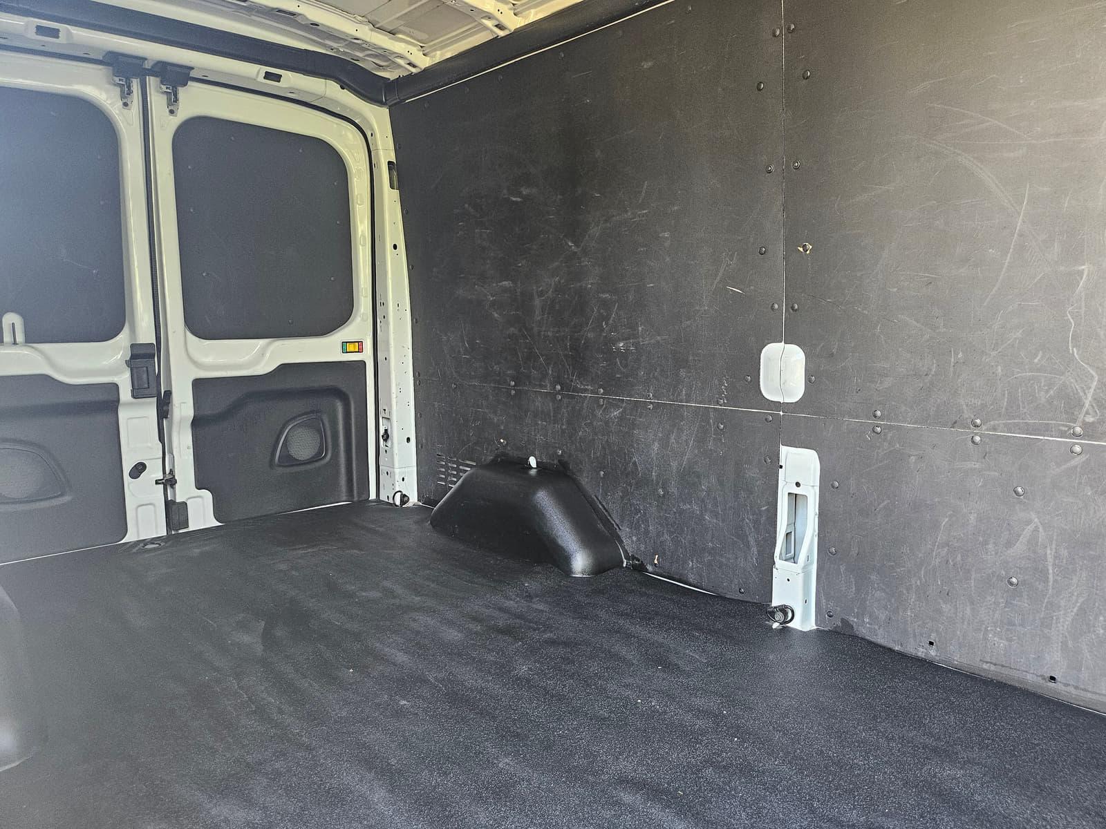 Ford Transit Cargo Van 2024 - Image 14