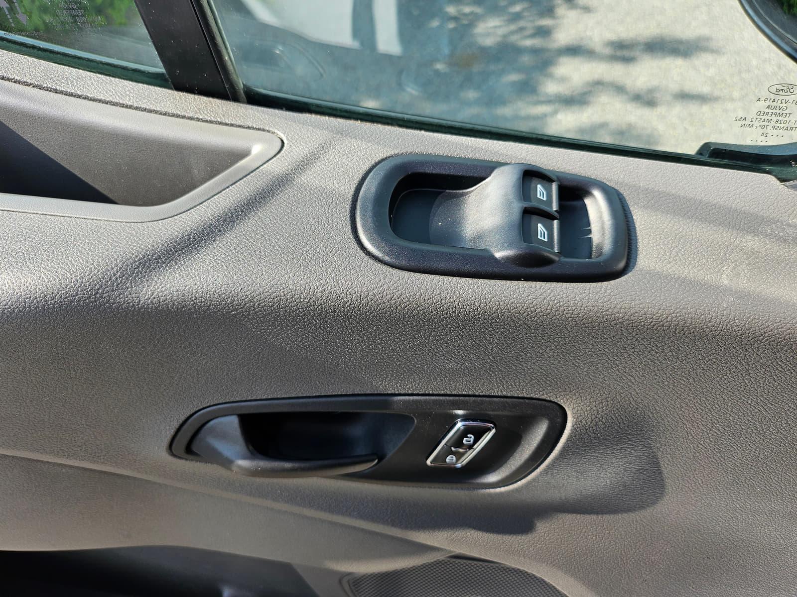 Ford Transit Cargo Van 2024 - Image 22