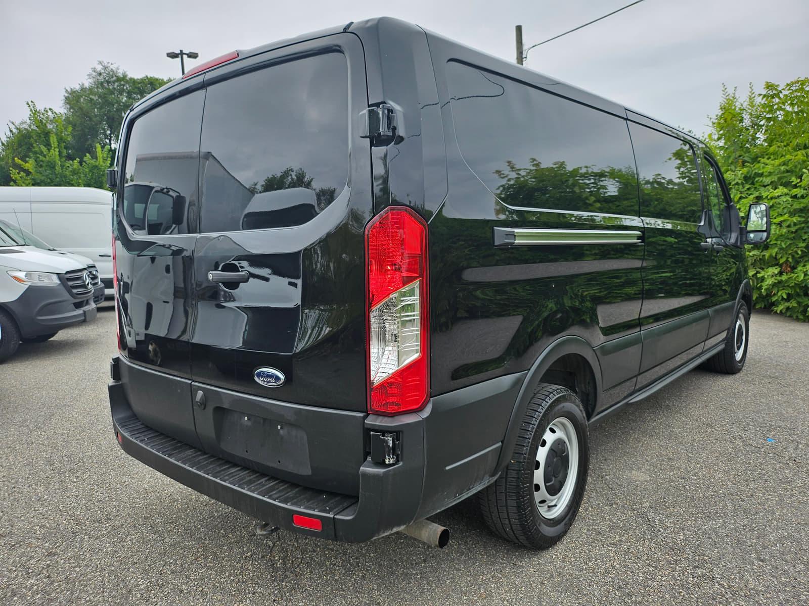 Ford Transit Cargo Van 2023 - Image 5