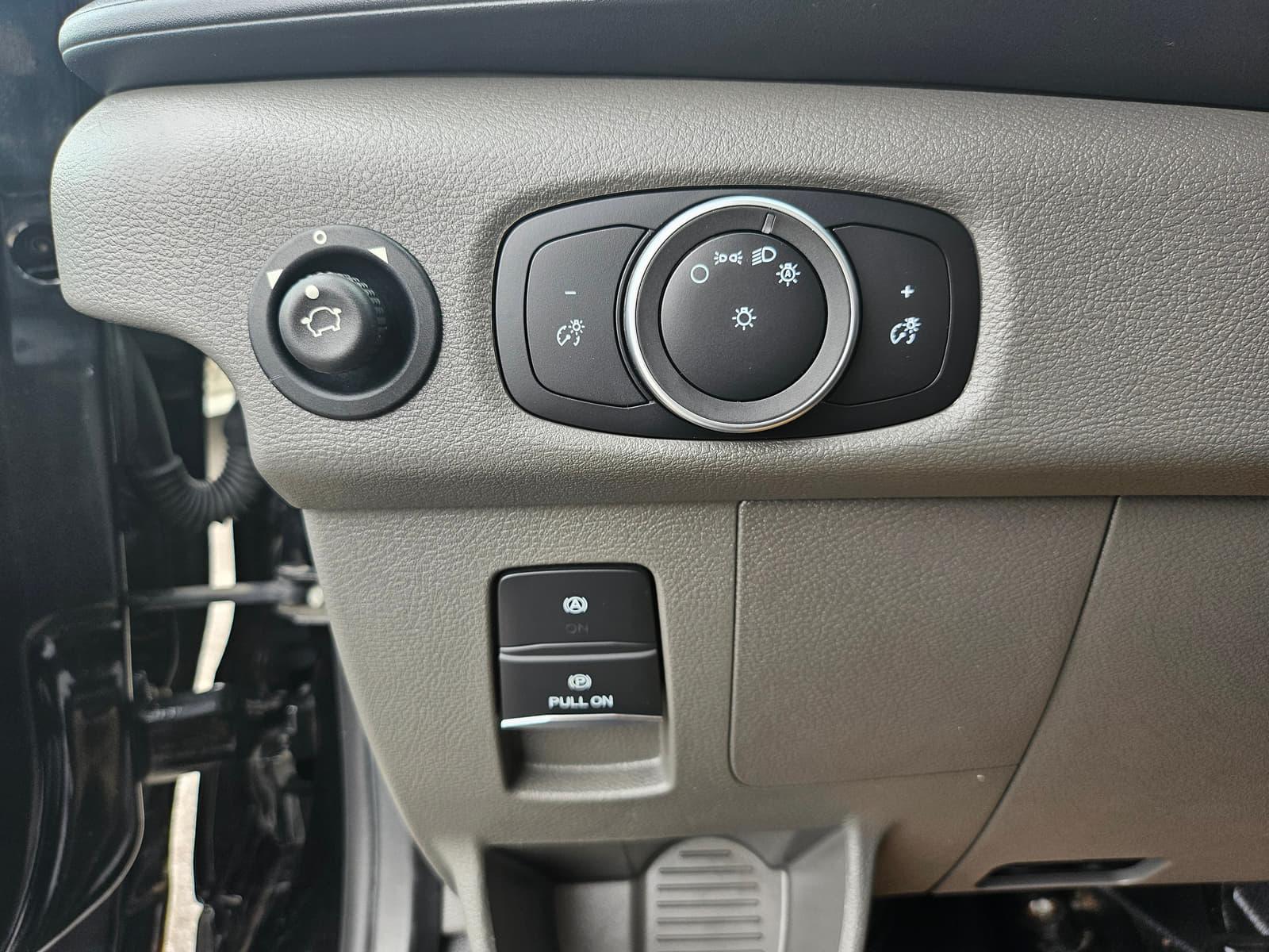 Ford Transit Cargo Van 2023 - Image 20