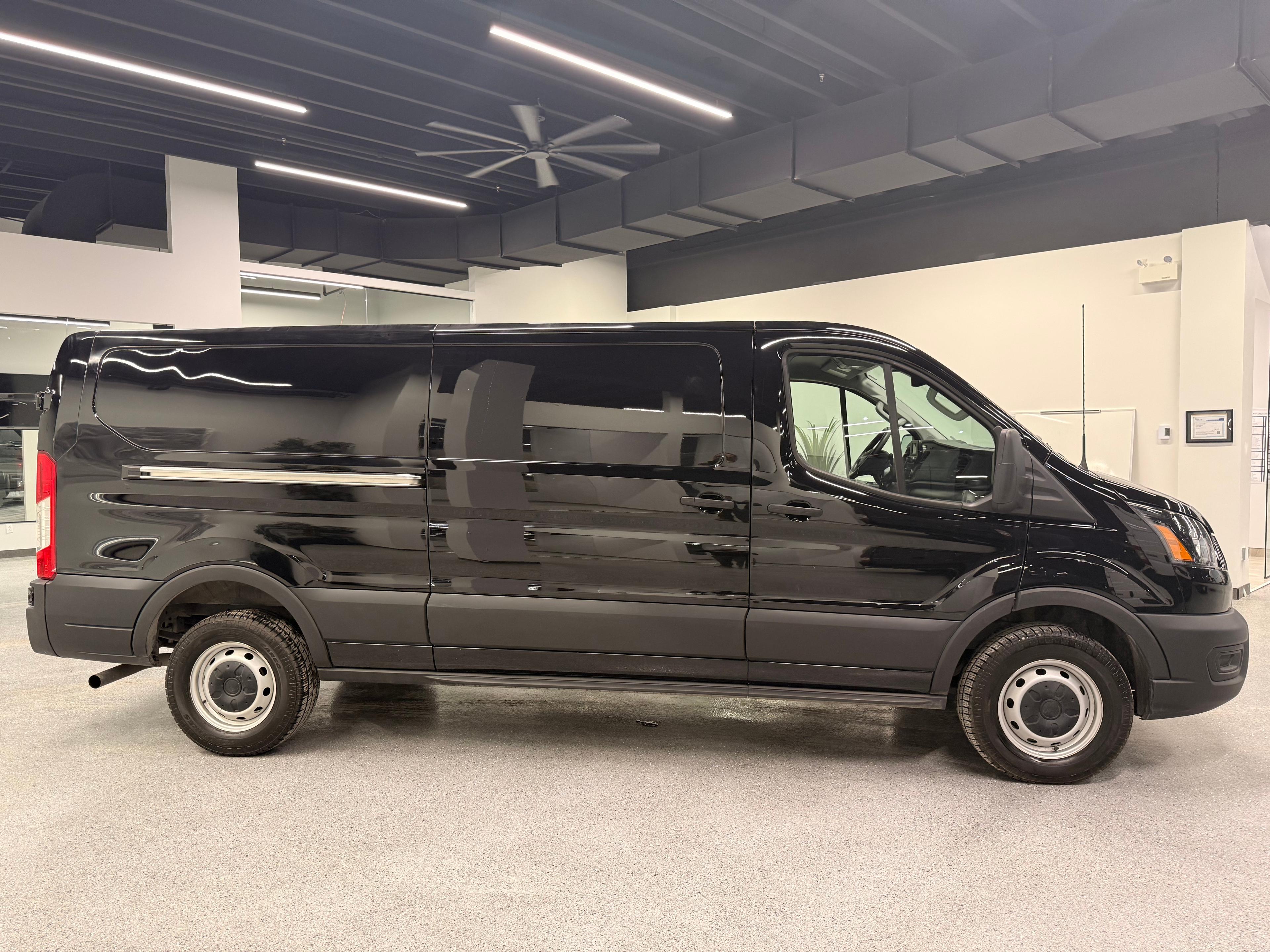 Ford Transit Cargo Van 2023 - Image 6