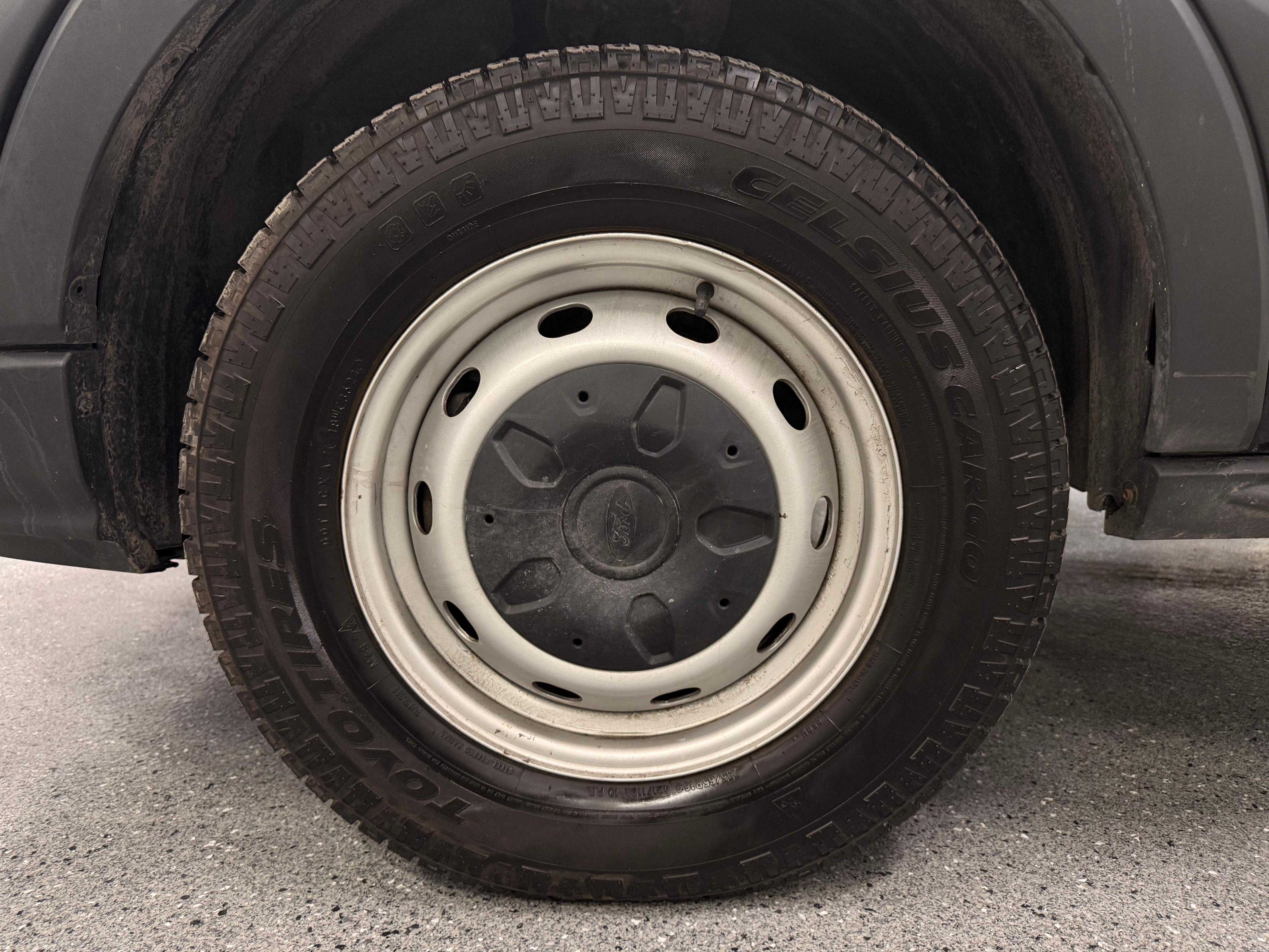 Ford Transit Cargo Van 2023 - Image 10