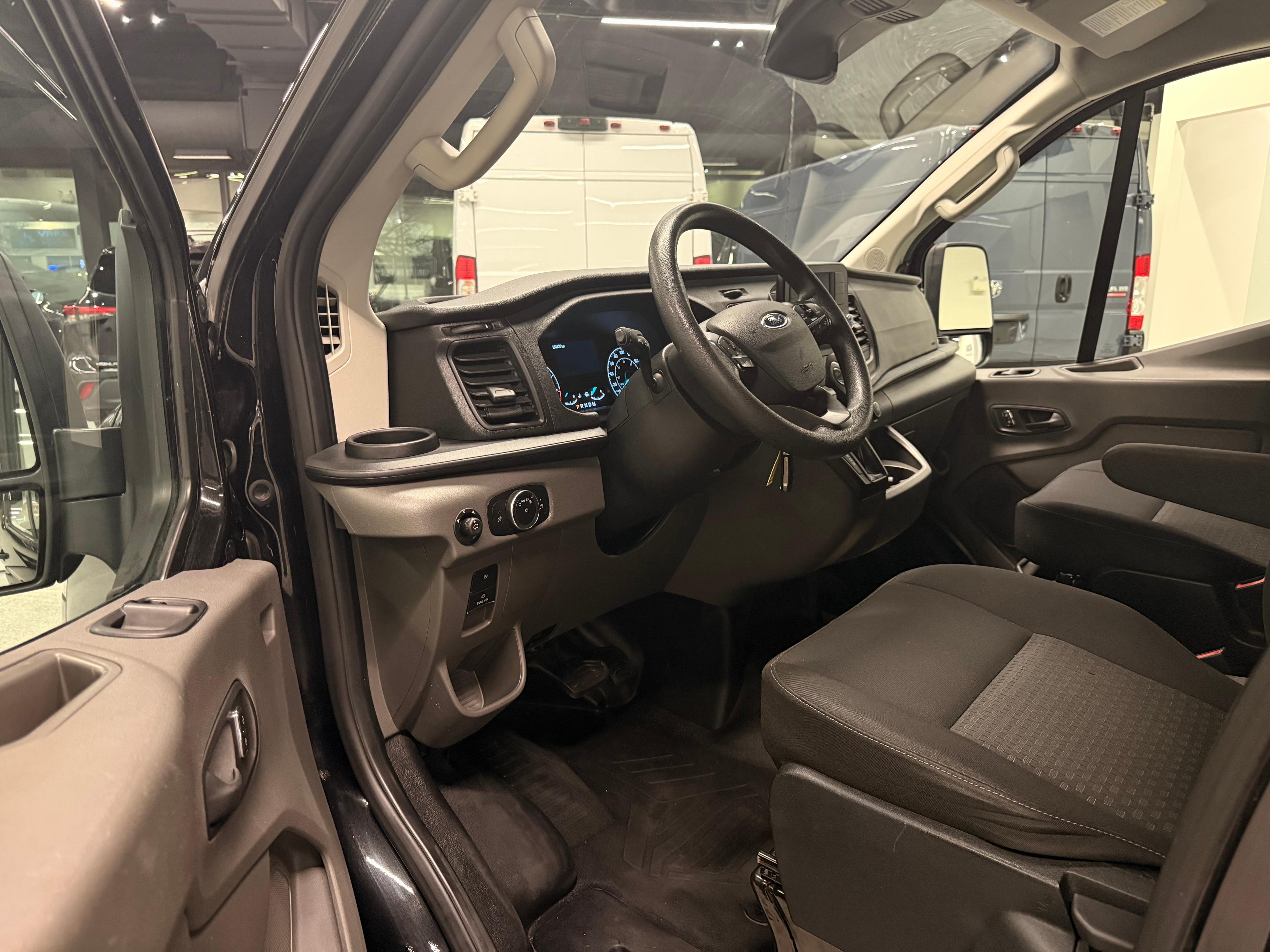 Ford Transit Cargo Van 2023 - Image 11