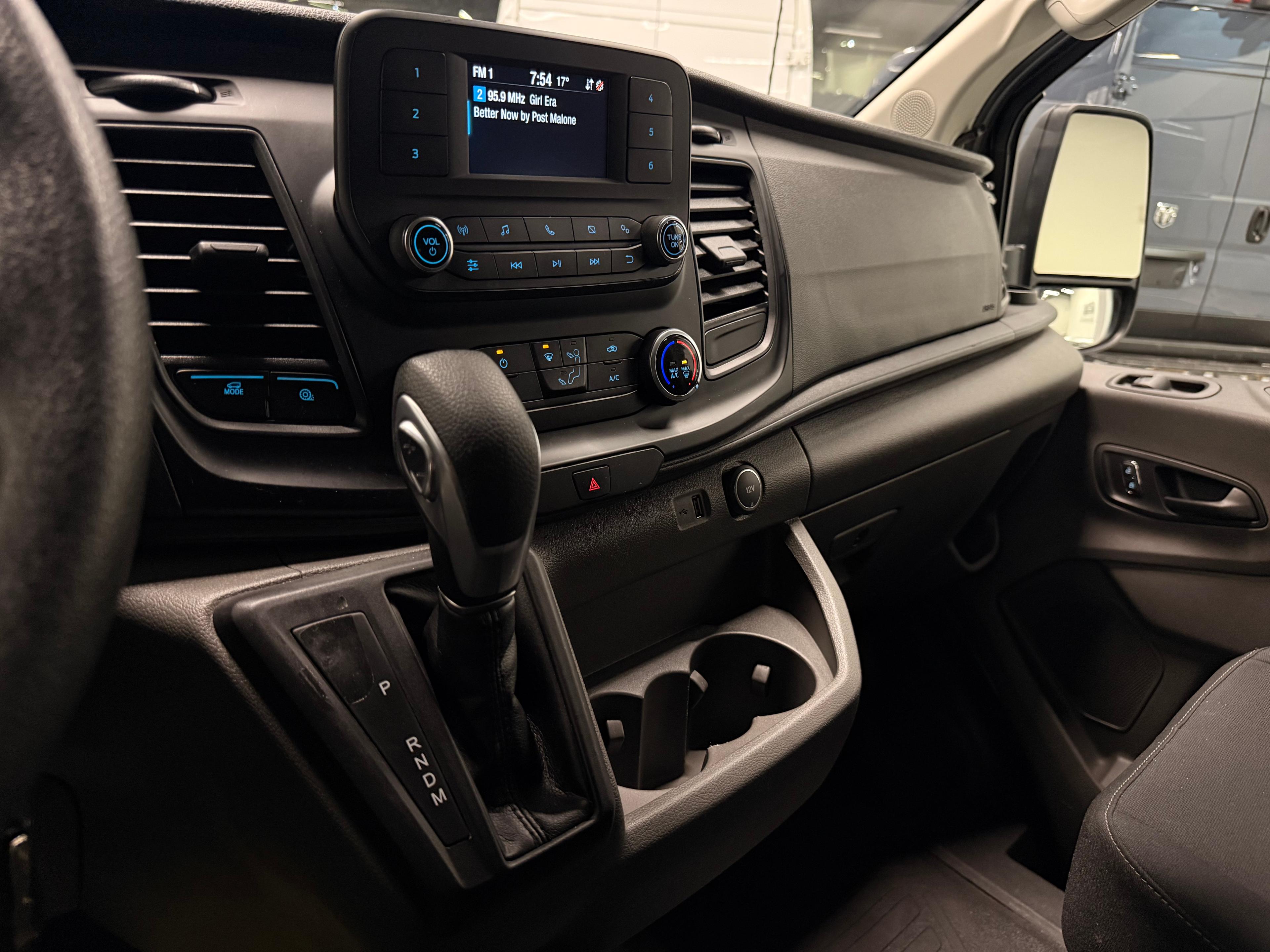 Ford Transit Cargo Van 2023 - Image 18