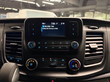 Ford Transit Cargo Van 2023 - Thumbnail 19