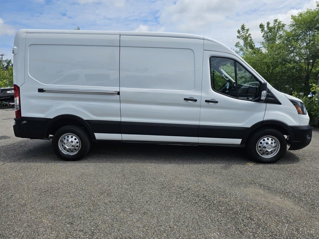 Ford Transit Cargo Van 2022 - Image 6