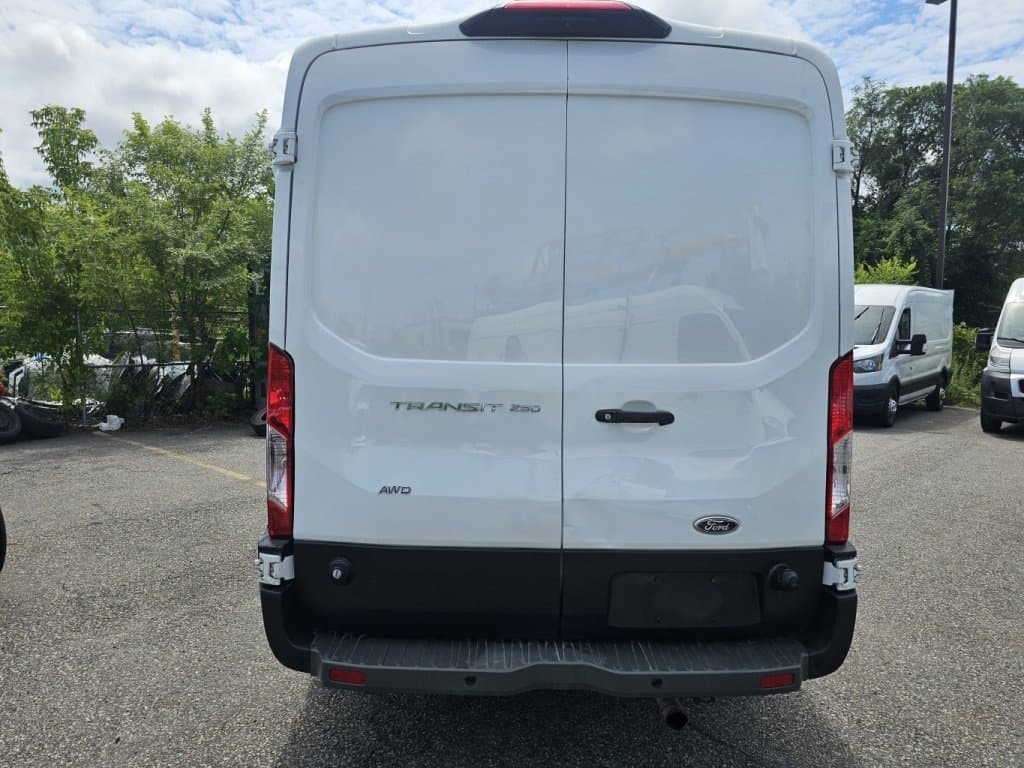 Ford Transit Cargo Van 2022 - Image 8