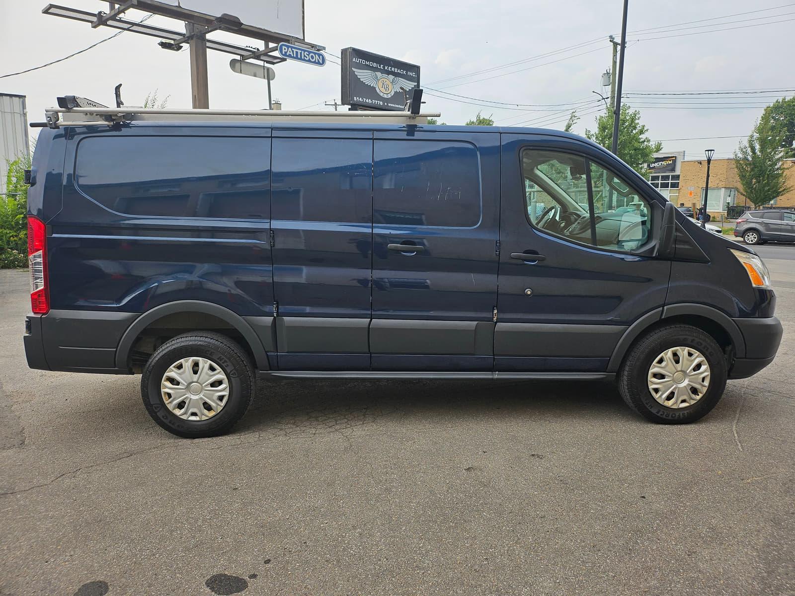 Ford Transit Cargo Van 2018 - Image 6