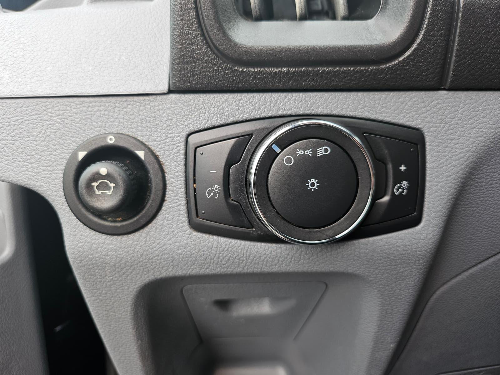 Ford Transit Cargo Van 2018 - Image 23