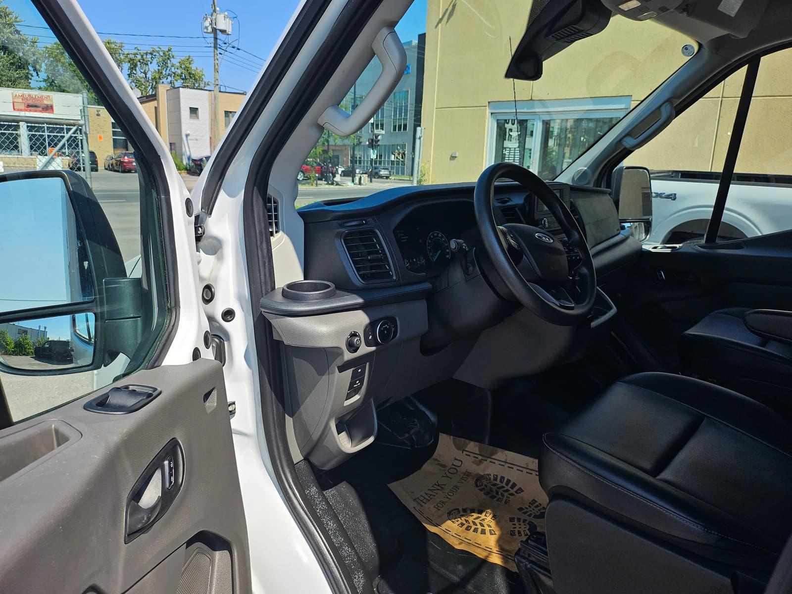 Ford Transit Cargo Van 2024 - Image 11