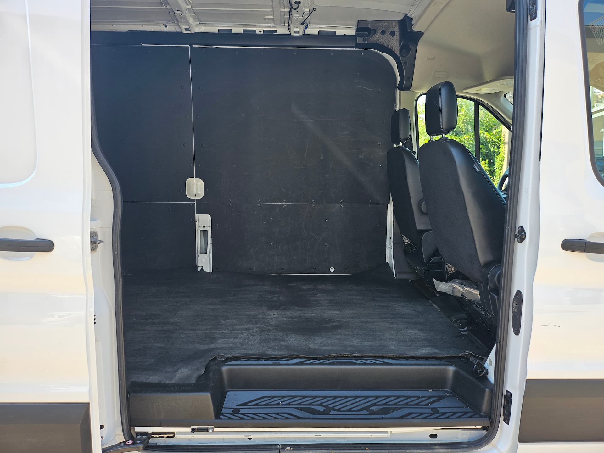 Ford Transit Cargo Van 2024 - Image 13