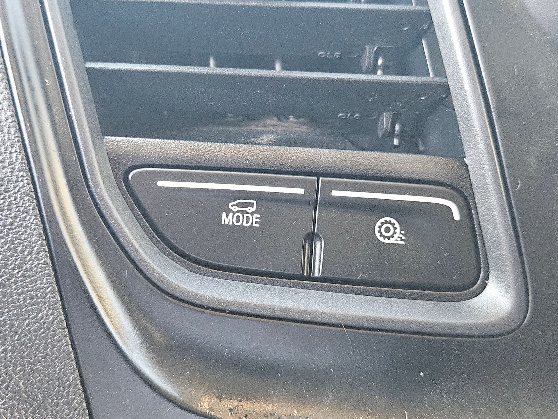 Ford Transit Cargo Van 2024 - Image 23