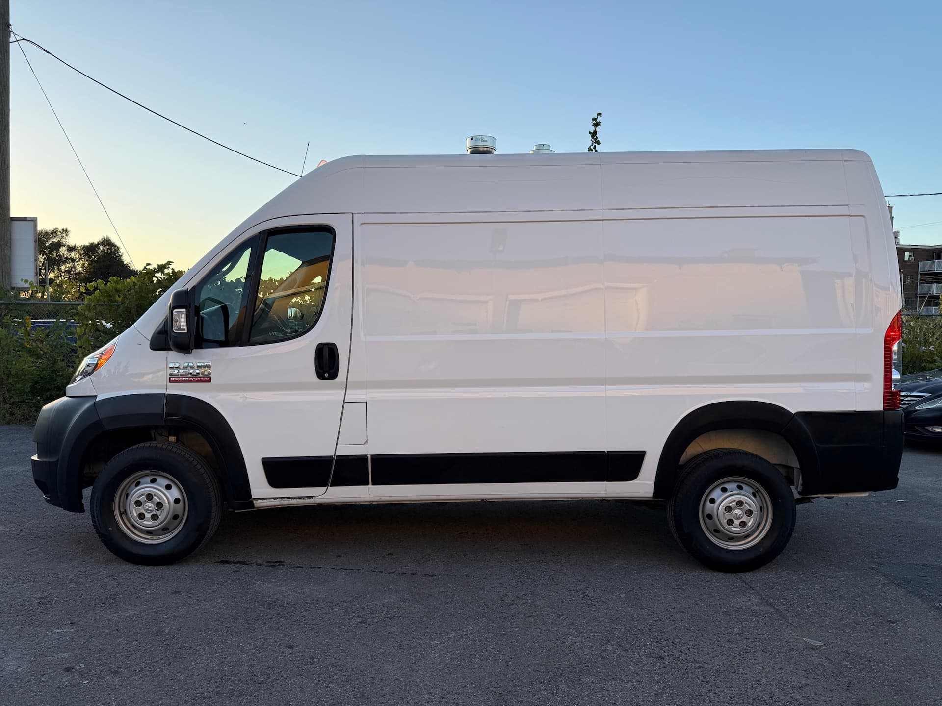 Ram ProMaster Cargo Van 2019 - Image 2