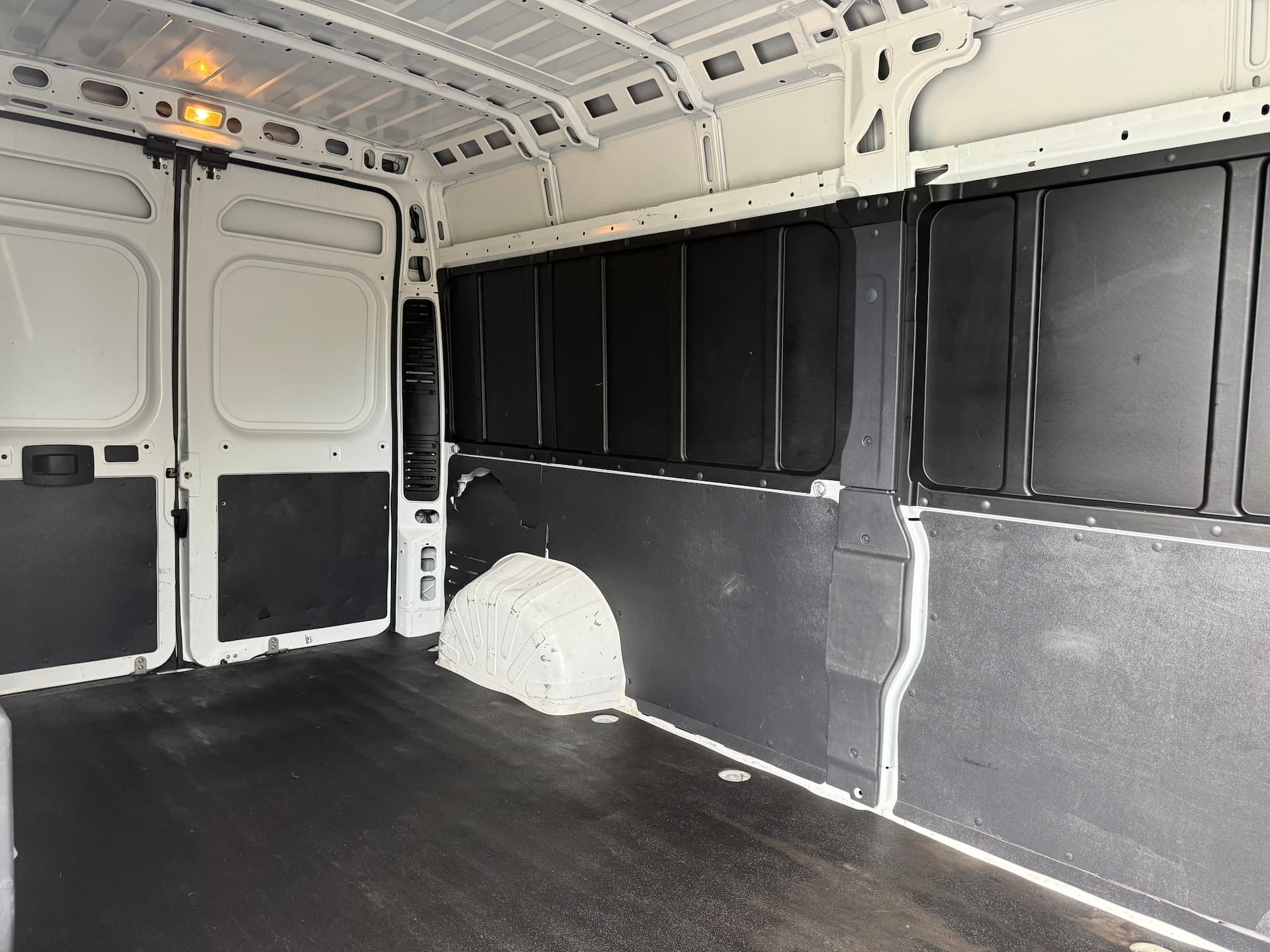 Ram ProMaster Cargo Van 2023 - Image 14