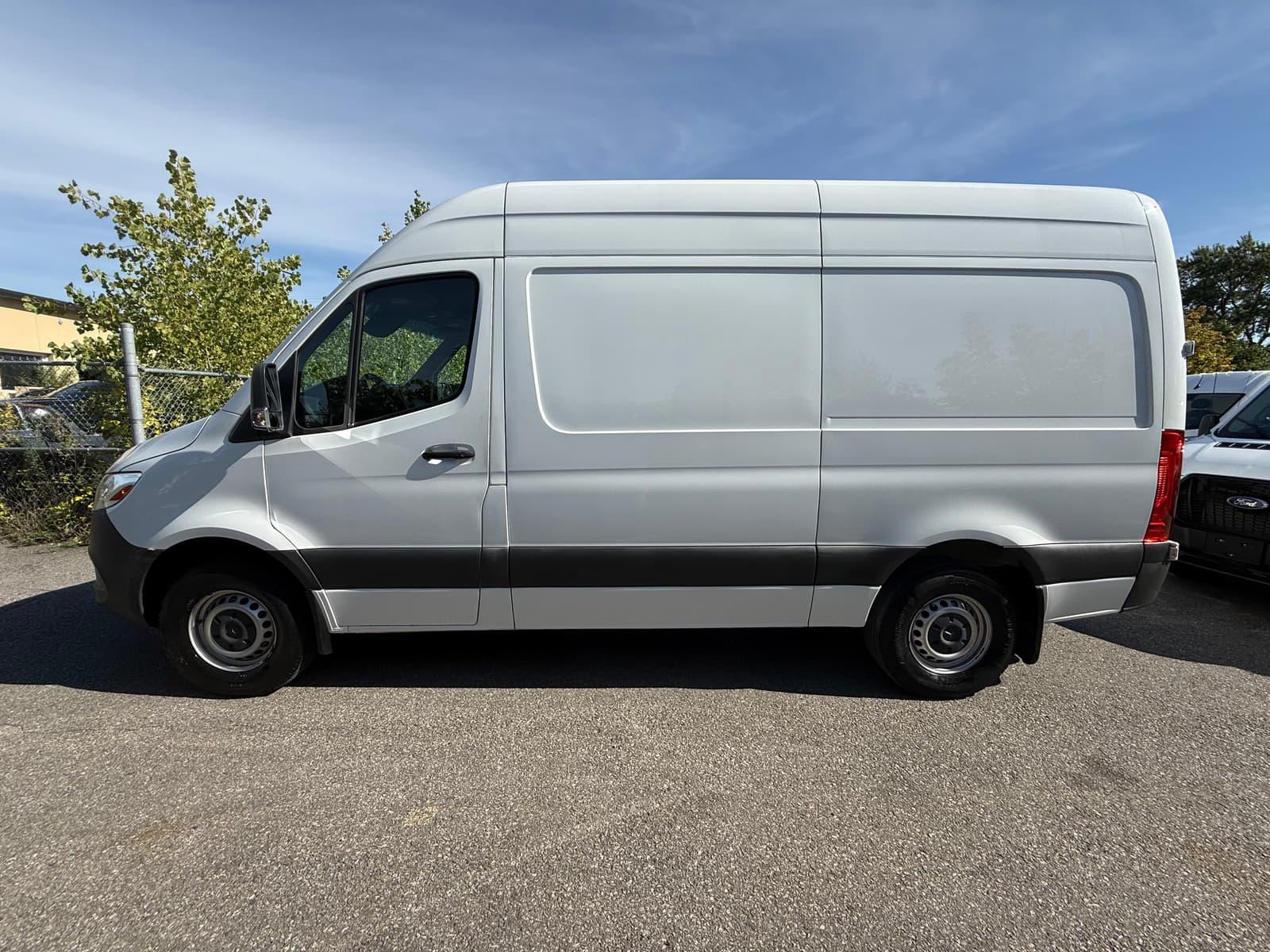 Mercedes-Benz Sprinter Cargo Van 2020 - Image 2