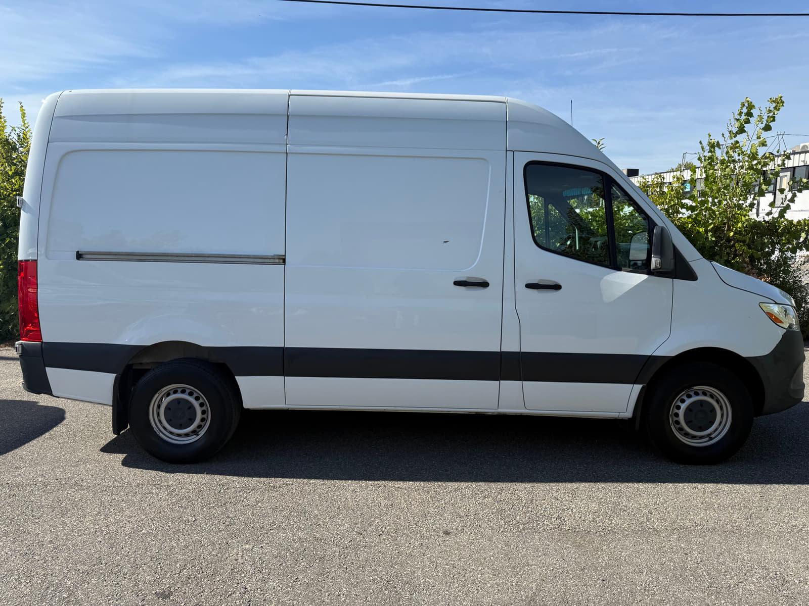 Mercedes-Benz Sprinter Cargo Van 2020 - Image 6