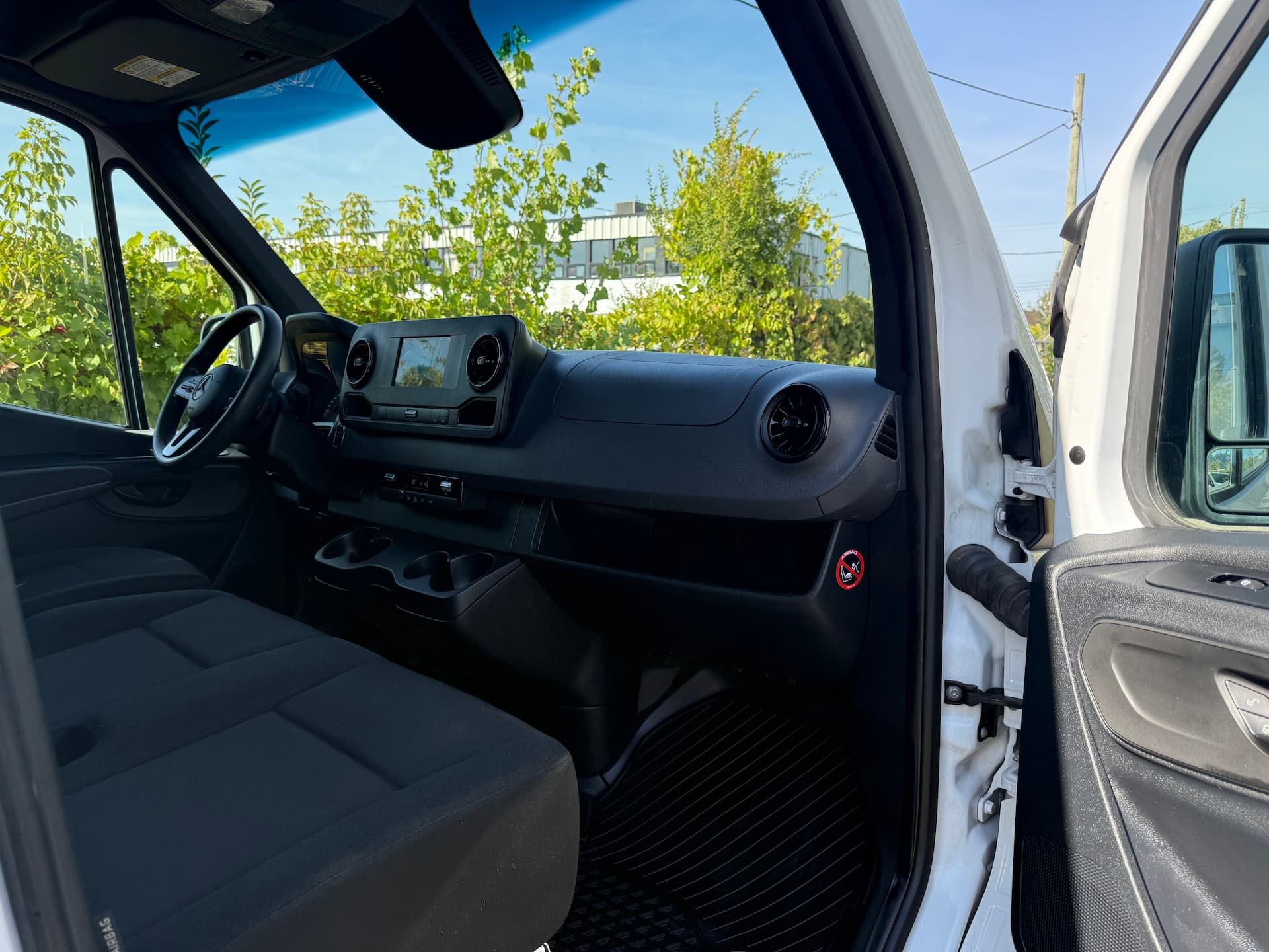 Mercedes-Benz Sprinter Cargo Van 2020 - Image 12