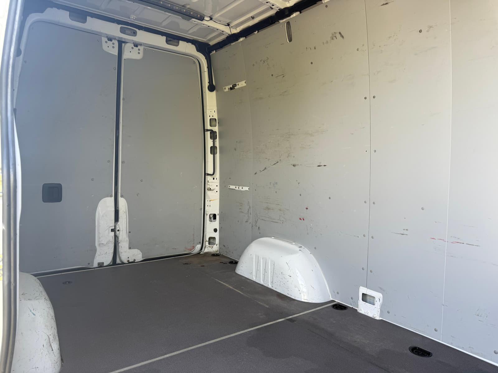 Mercedes-Benz Sprinter Cargo Van 2020 - Image 14