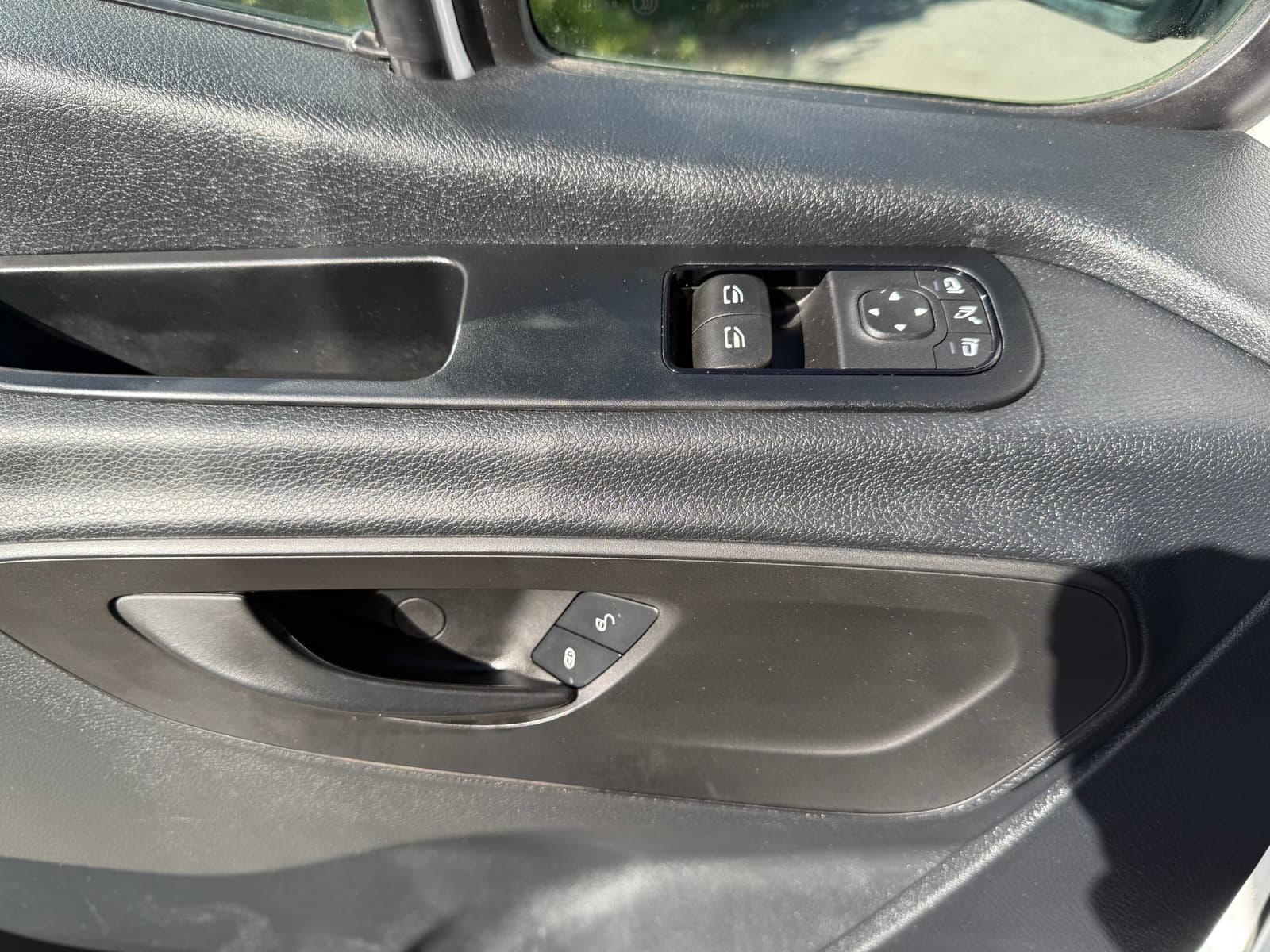 Mercedes-Benz Sprinter Cargo Van 2020 - Image 20