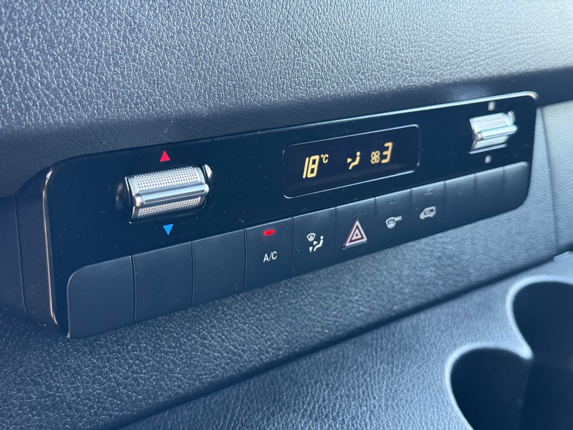 Mercedes-Benz Sprinter Cargo Van 2020 - Image 24