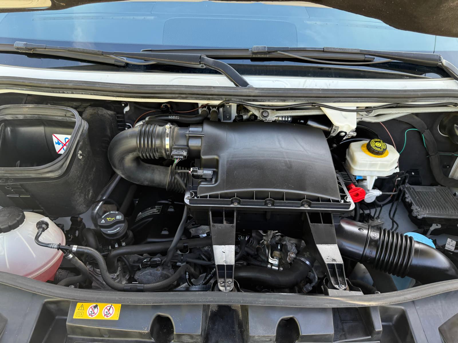 Mercedes-Benz Sprinter Cargo Van 2020 - Image 28