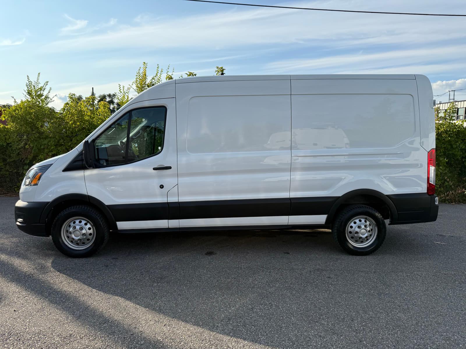 Ford Transit Cargo Van 2023 - Image 2