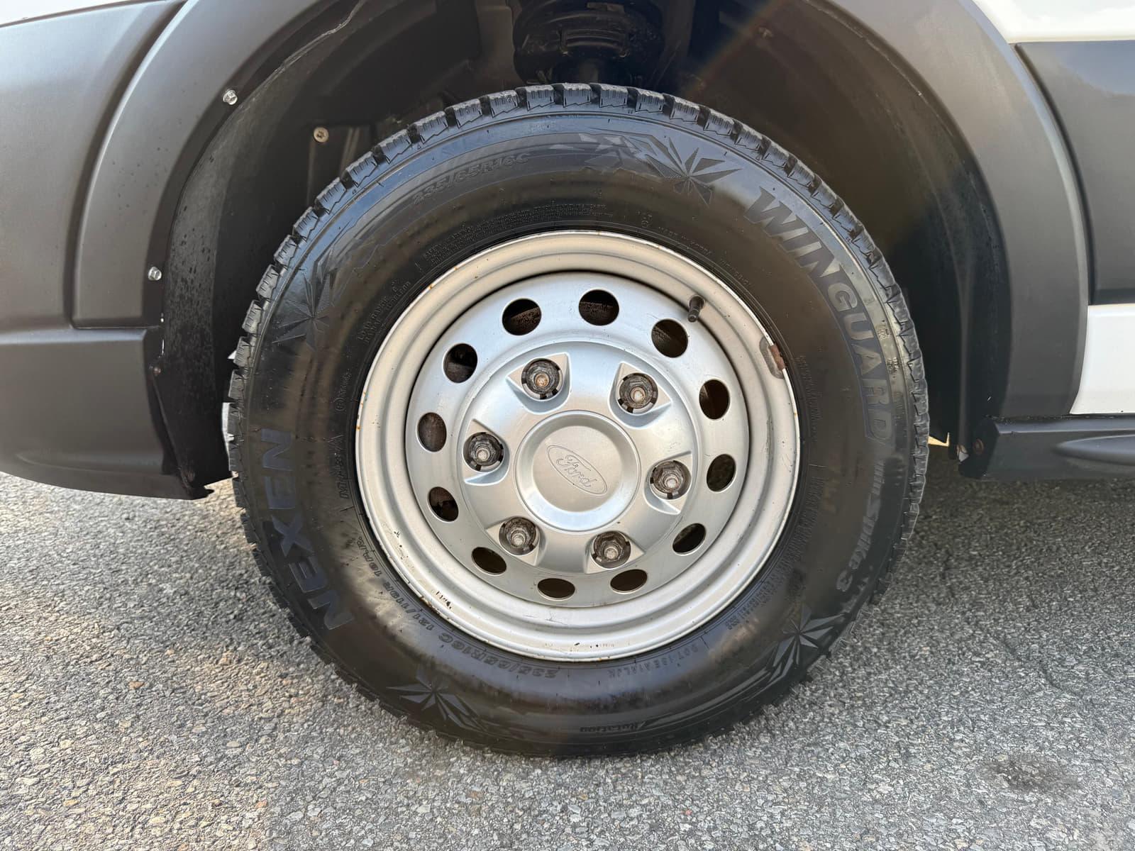 Ford Transit Cargo Van 2023 - Image 10