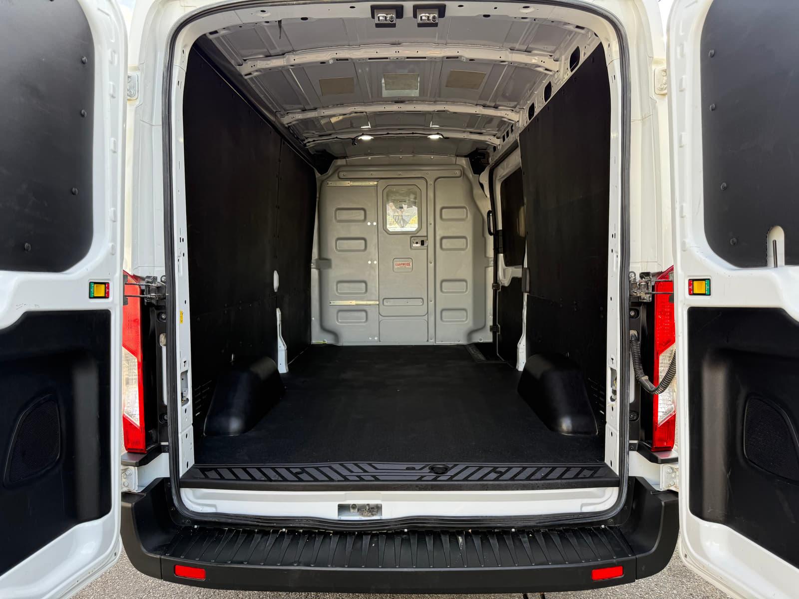 Ford Transit Cargo Van 2023 - Image 13