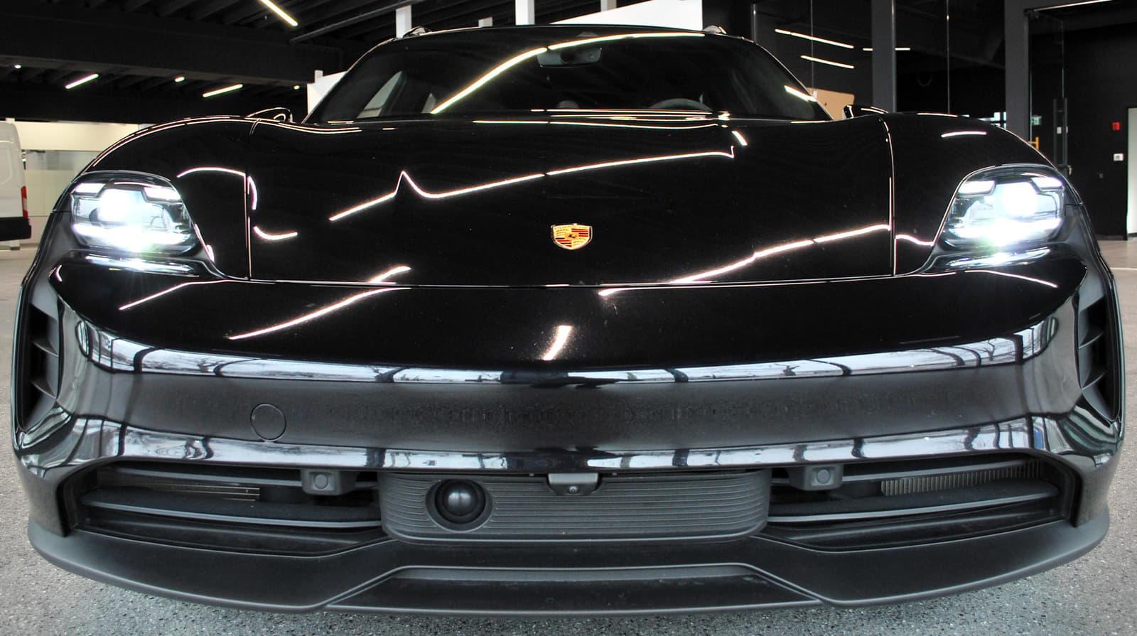 Porsche Taycan 2024 - Image 8