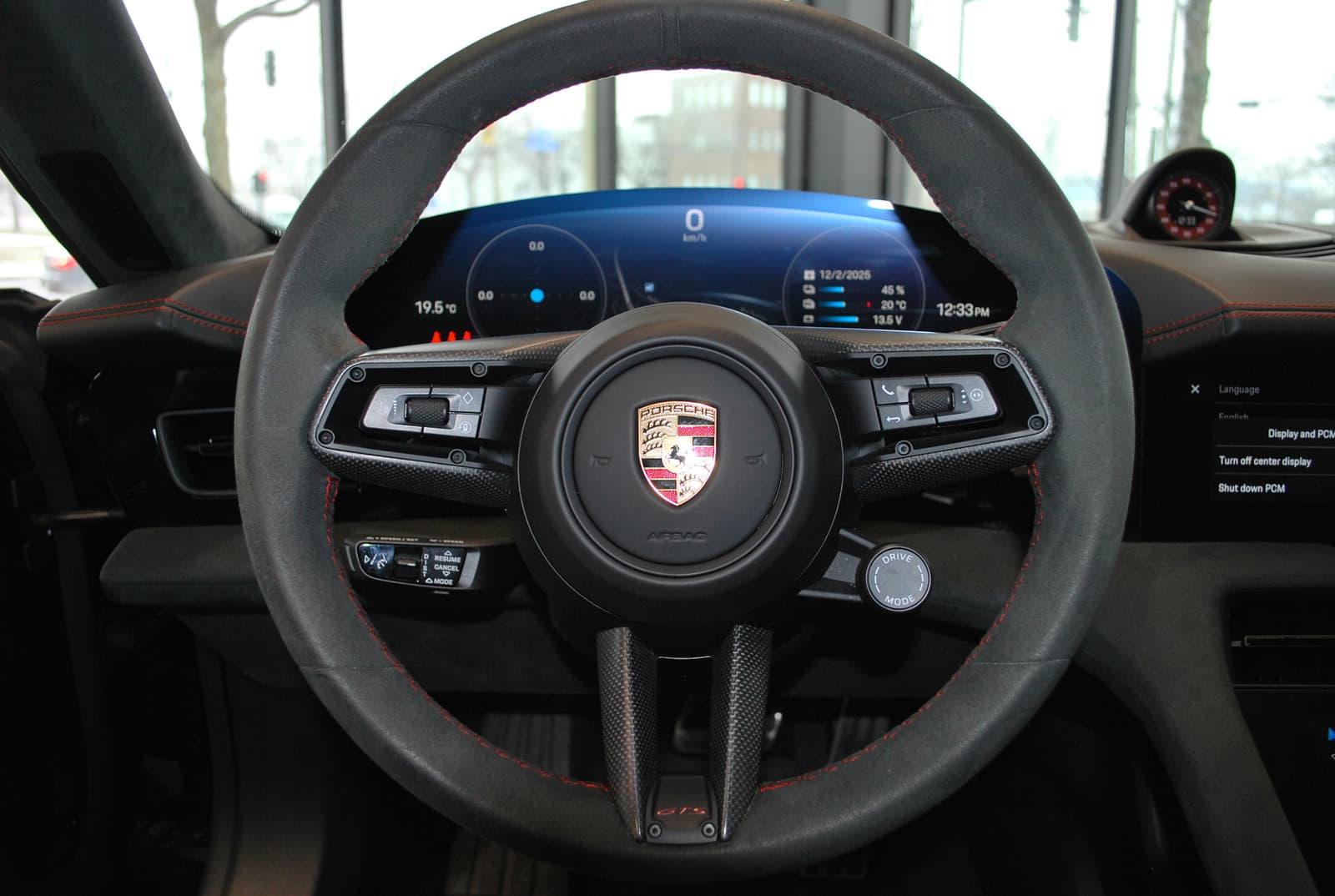 Porsche Taycan 2024 - Image 12