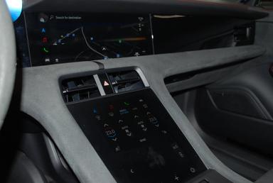 Porsche Taycan 2024 - Thumbnail 16