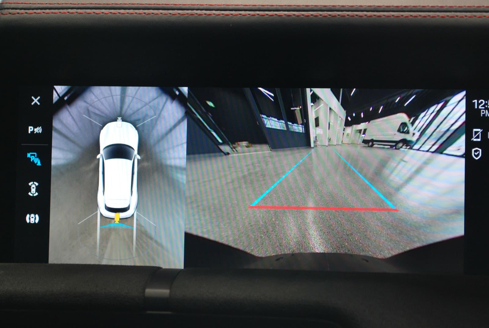 Porsche Taycan 2024 - Image 18