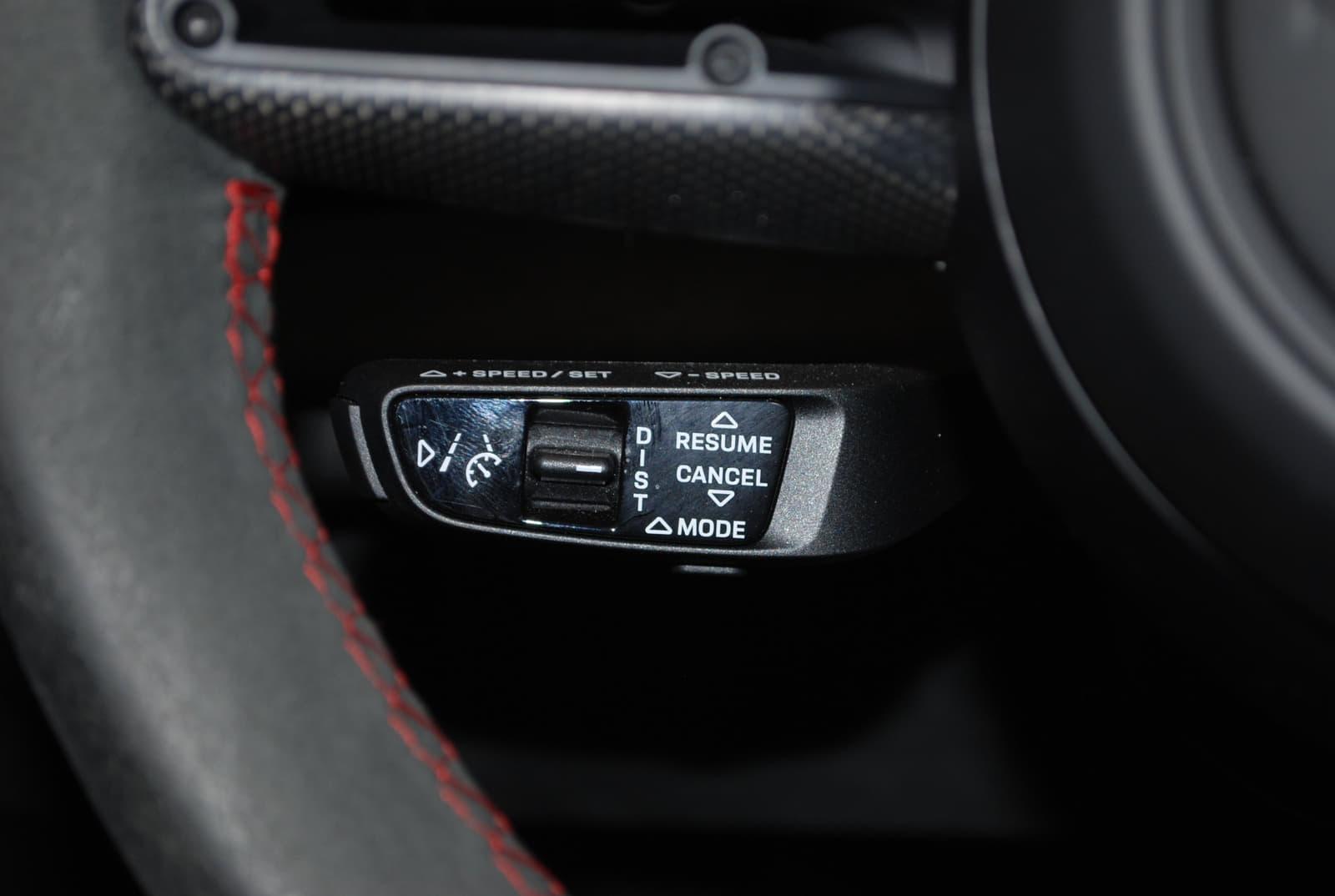 Porsche Taycan 2024 - Image 21