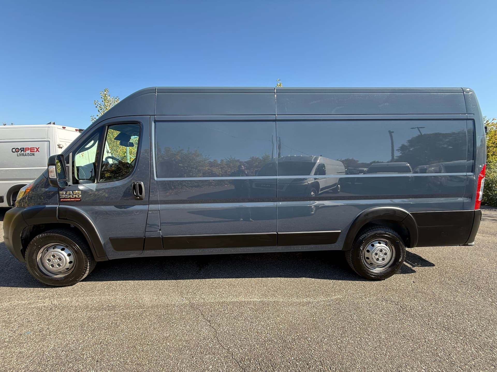 Ram ProMaster Cargo Van 2022 - Image 2