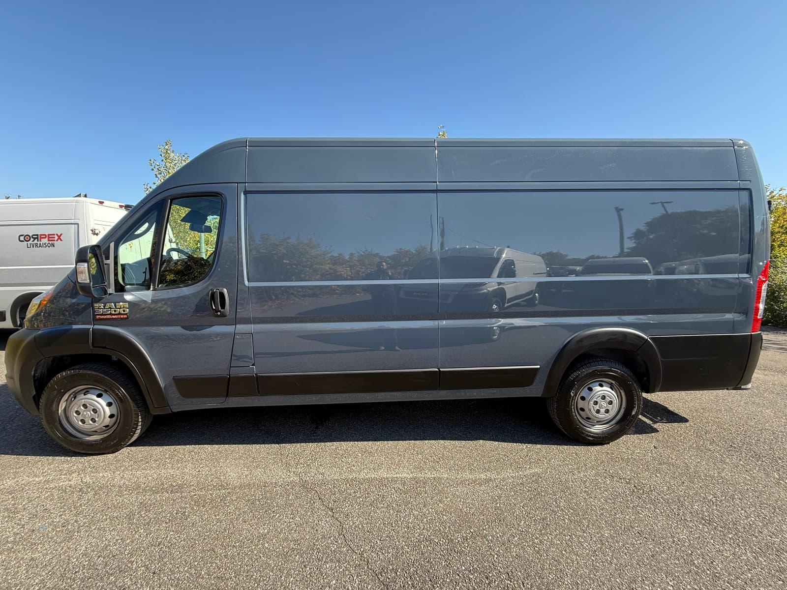 Ram ProMaster Cargo Van 2022 - Image 2
