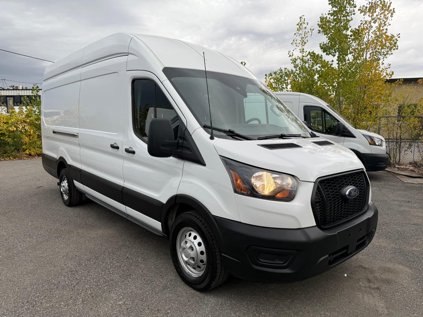 Ford Transit Cargo Van 2022 - Image 7