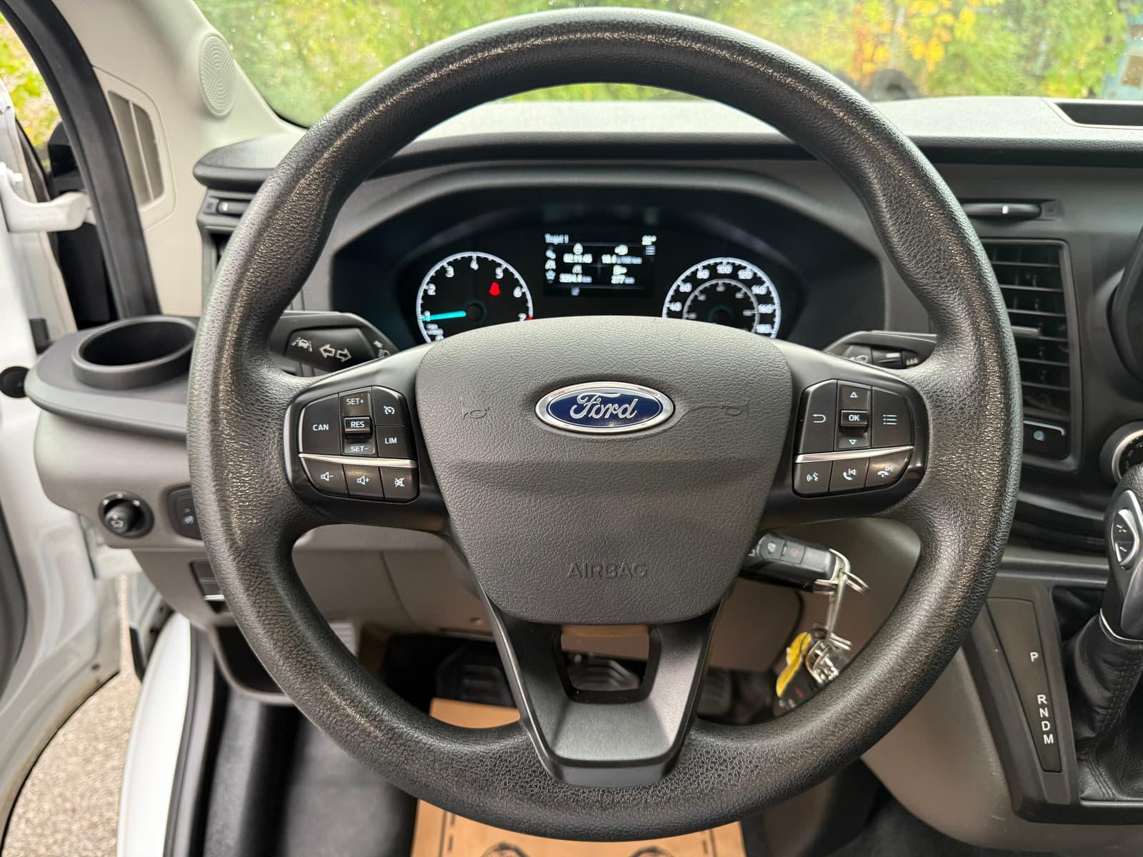 Ford Transit Cargo Van 2022 - Image 18