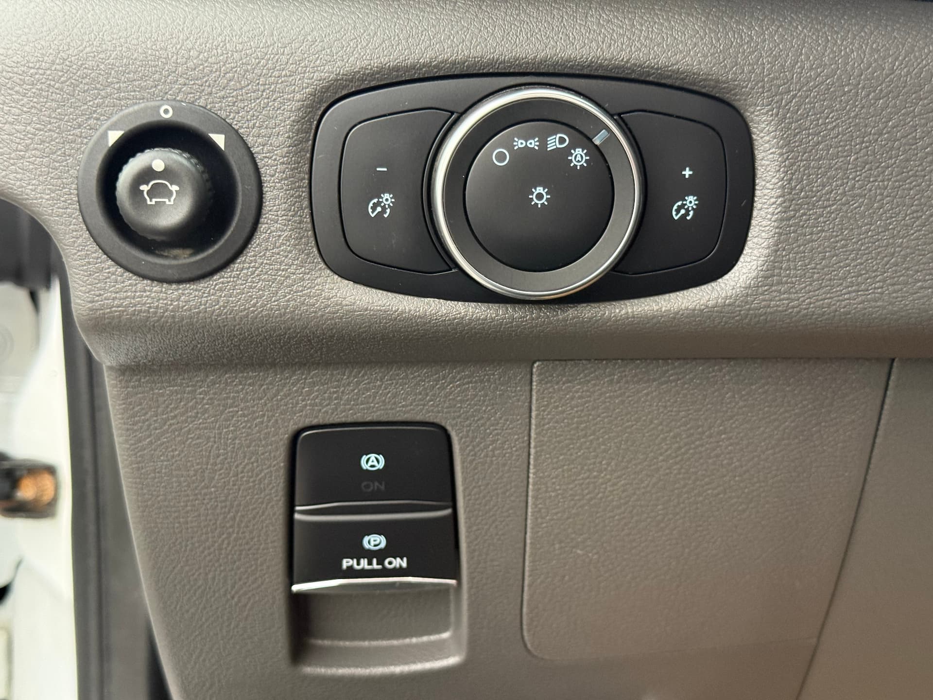 Ford Transit Cargo Van 2022 - Image 22