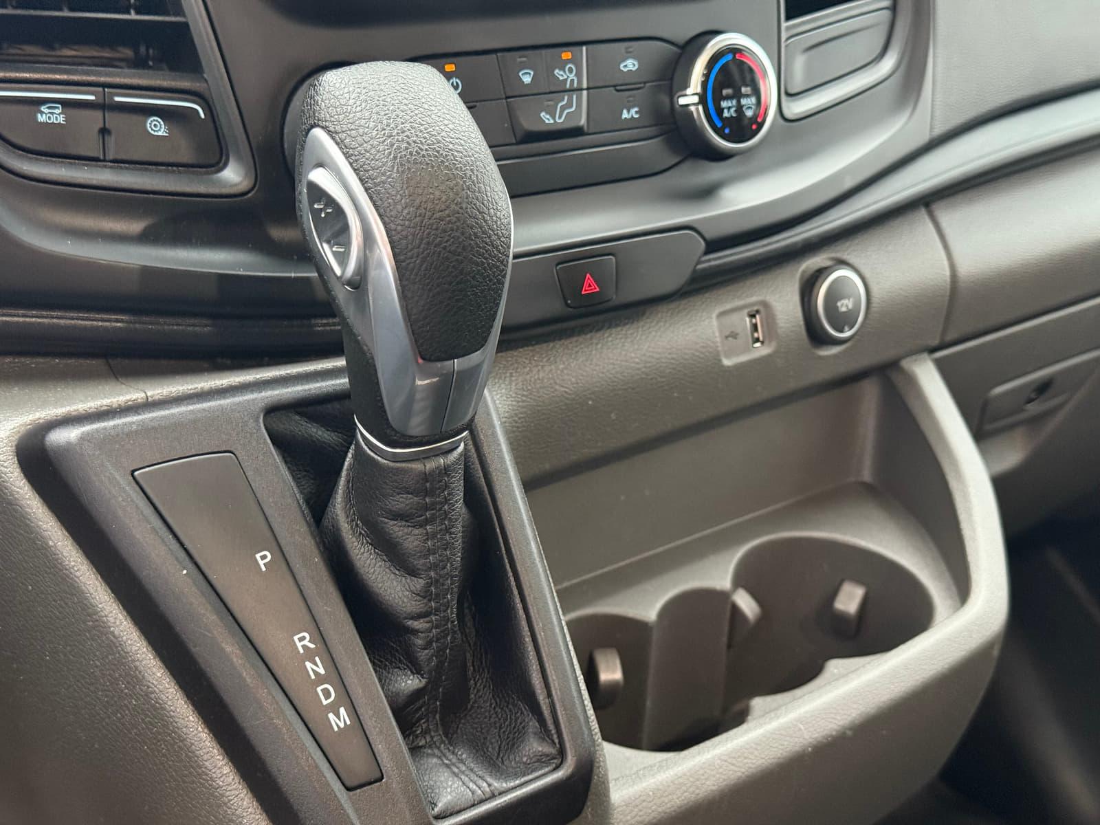 Ford Transit Cargo Van 2022 - Image 26