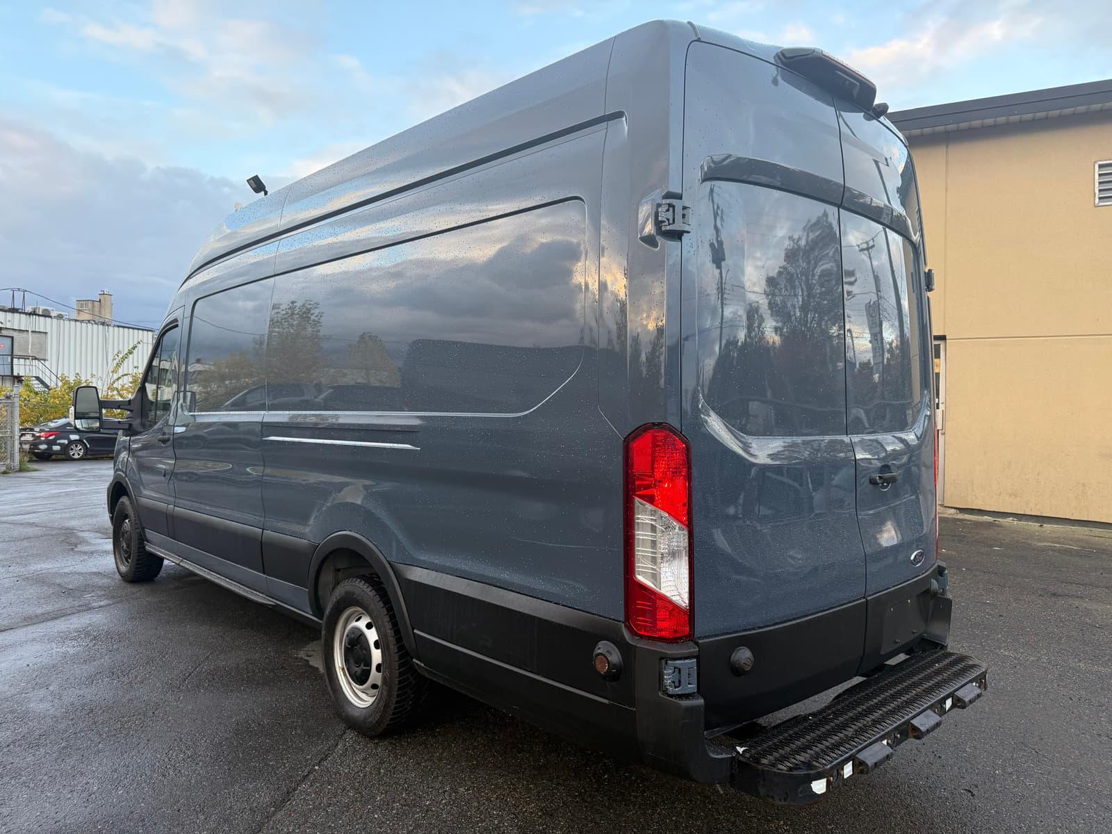 Ford Transit Cargo Van 2021 - Image 3