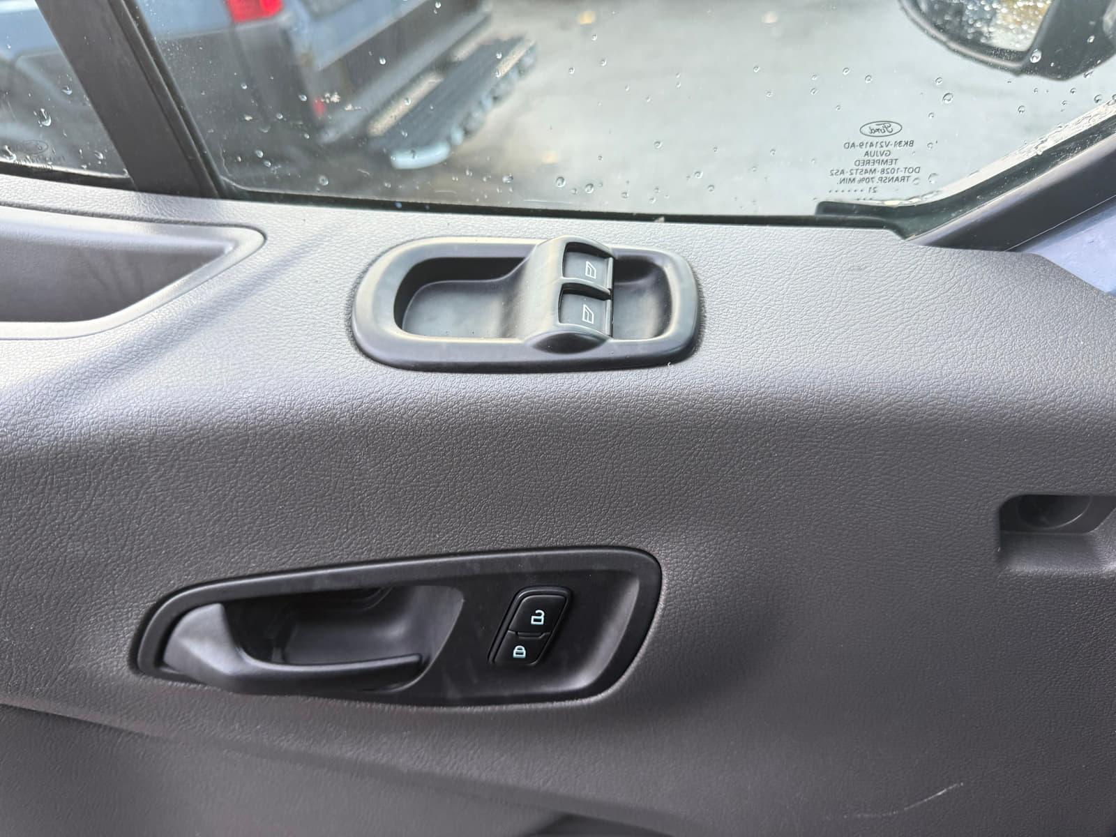 Ford Transit Cargo Van 2021 - Image 20