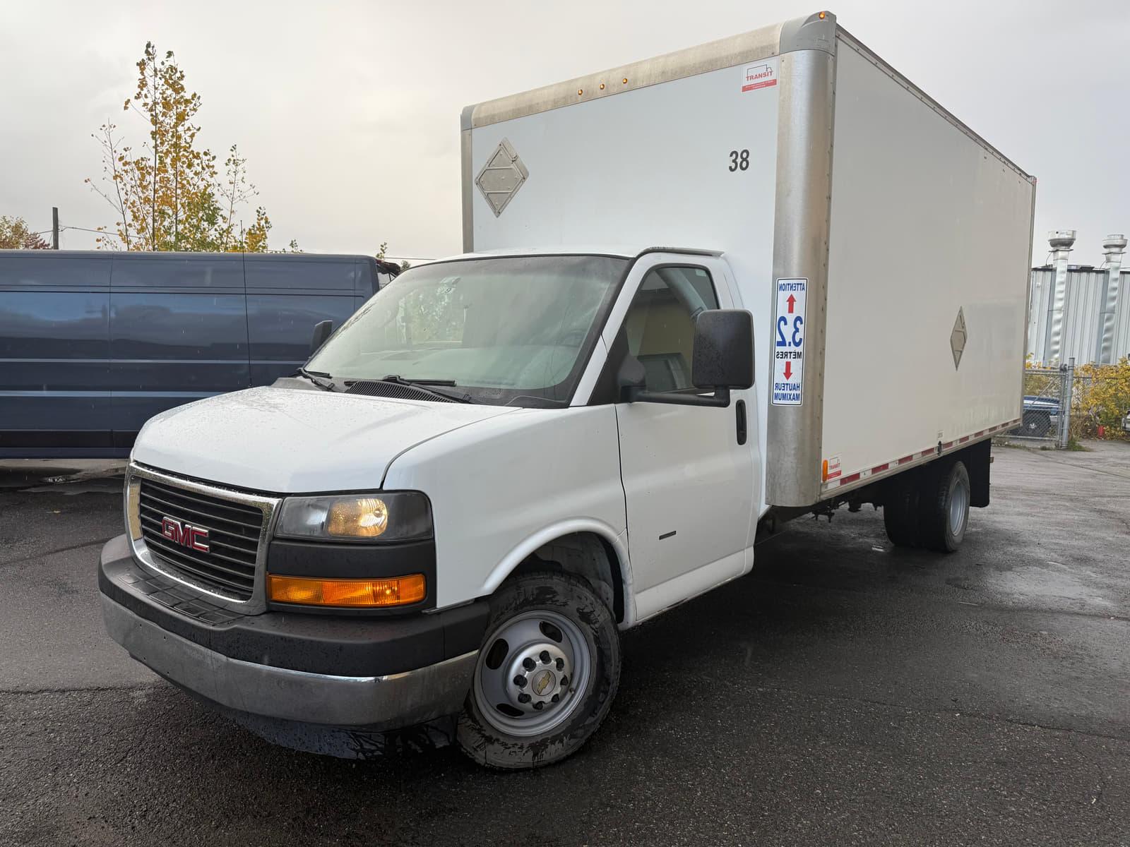 Chevrolet Express G3500 2018 - Image 1