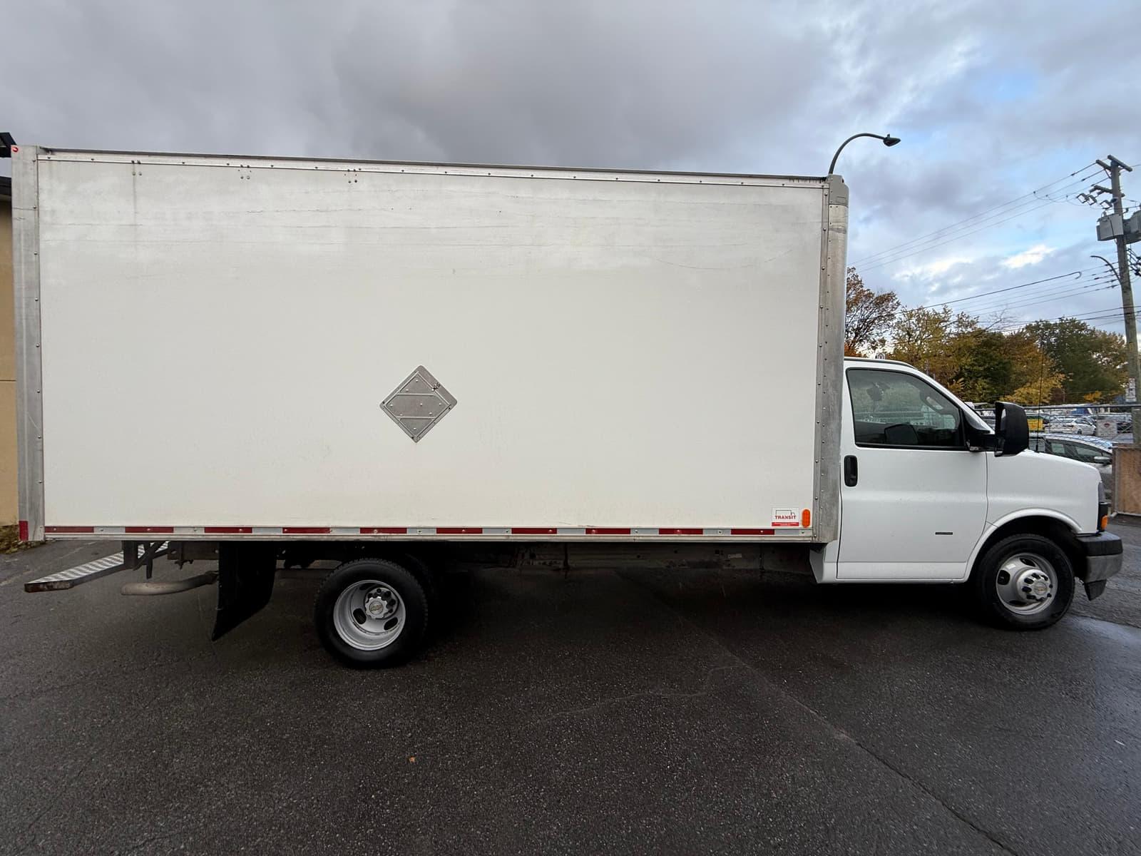 Chevrolet Express G3500 2018 - Image 6
