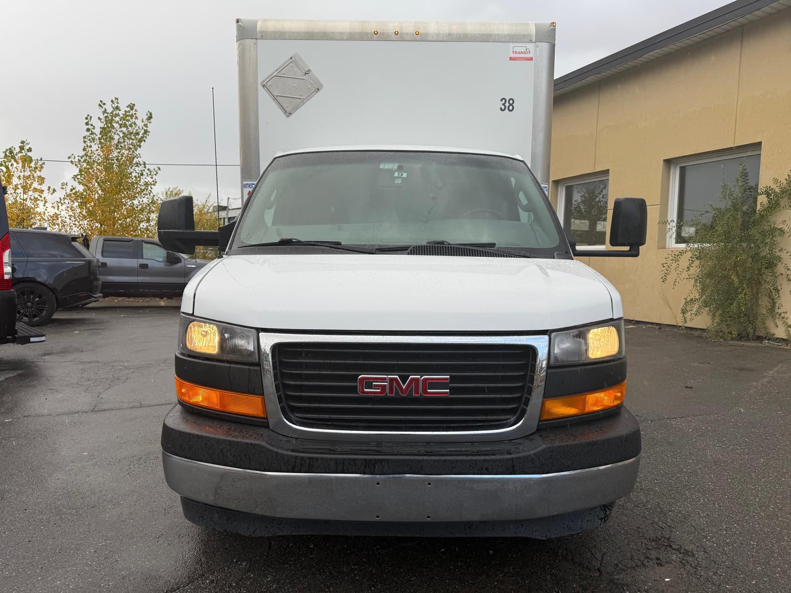 Chevrolet Express G3500 2018 - Image 8