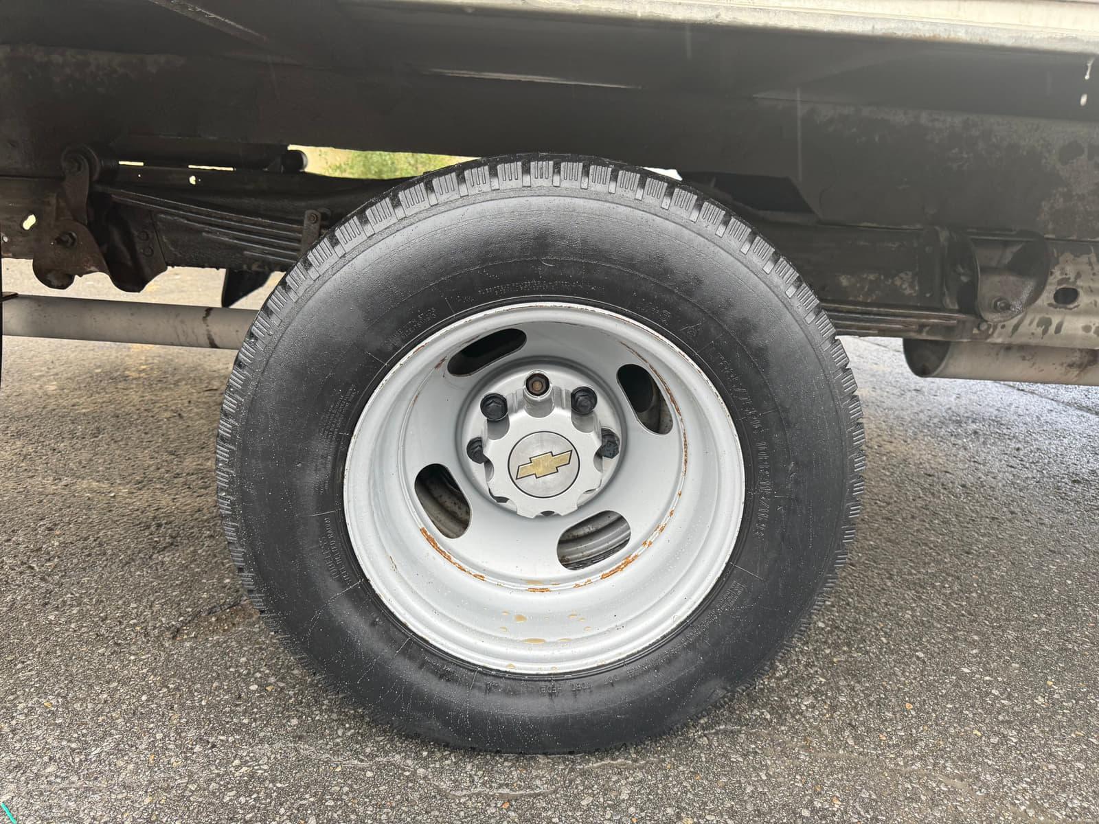 Chevrolet Express G3500 2018 - Image 11