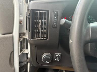 Chevrolet Express G3500 2018 - Thumbnail 19