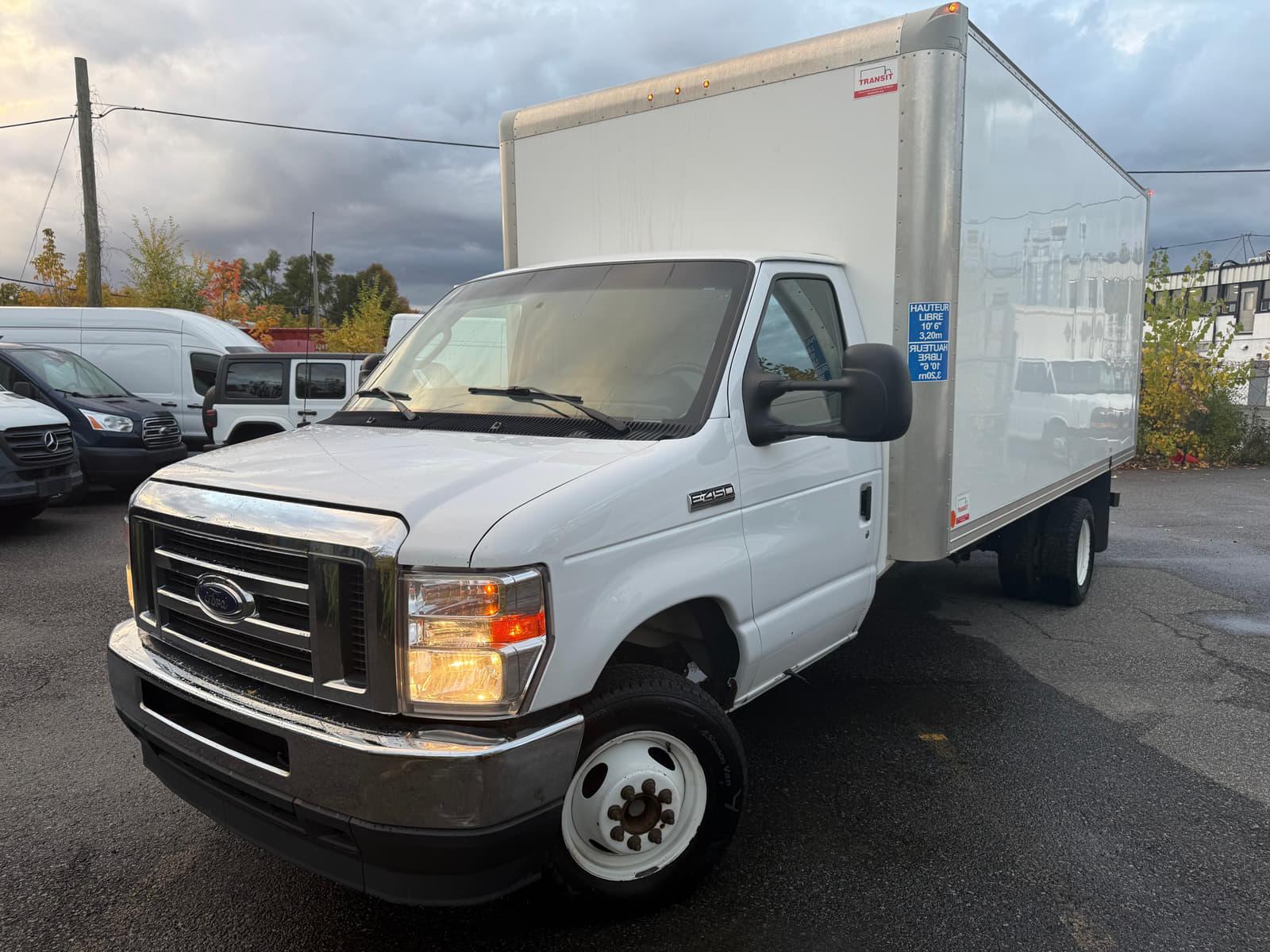 Ford E-Series Cutaway 2022 - Image 1